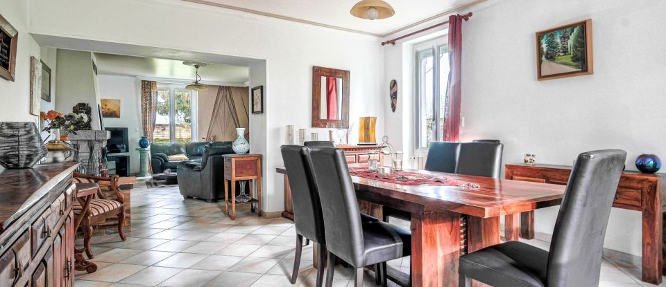 Traditional house 9 rooms of 306 m² in Charny (77410)