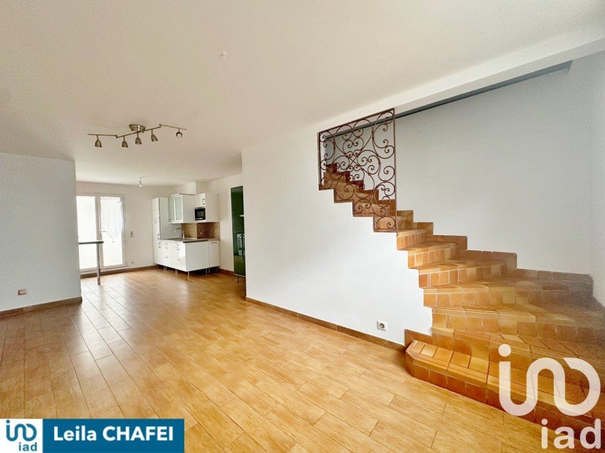 Duplex 4 rooms of 73 m² in Champlan (91160)