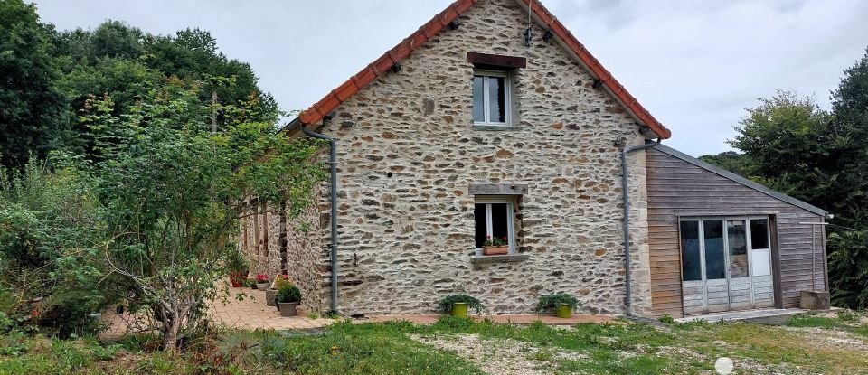 Longère 5 pièces de 130 m² à GONNEVILLE (50330)