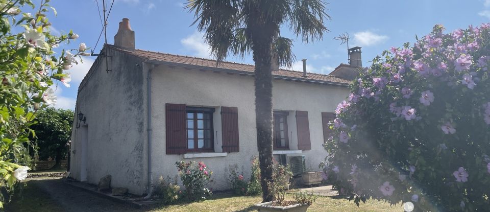 Village house 3 rooms of 94 m² in Andilly (17230)