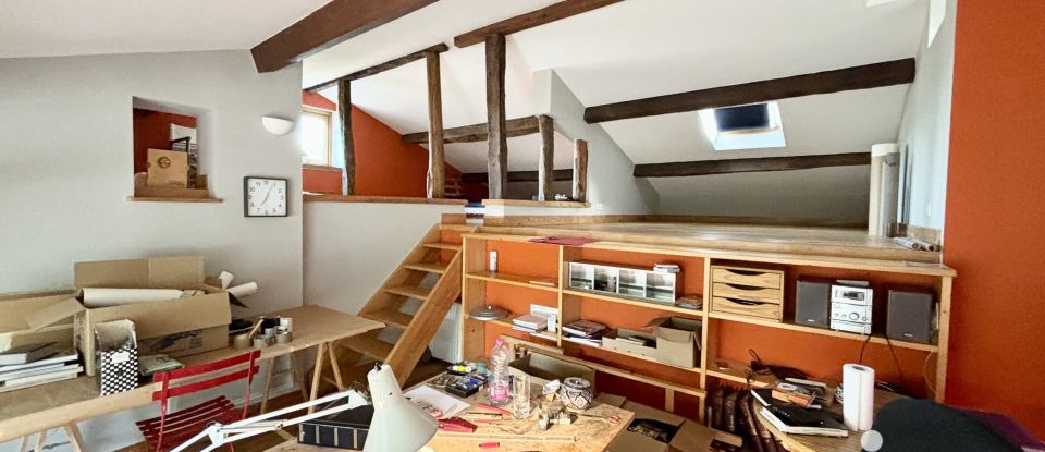 Maison 10 pièces de 210 m² à Vals-les-Bains (07600)