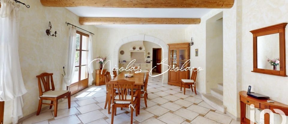 House 5 rooms of 139 m² in Cabrières-d'Avignon (84220)