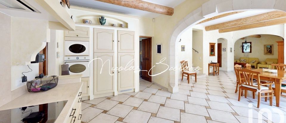 House 5 rooms of 139 m² in Cabrières-d'Avignon (84220)