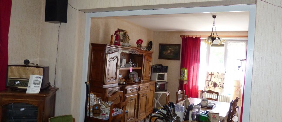 House 11 rooms of 152 m² in Saint-Hostien (43260)