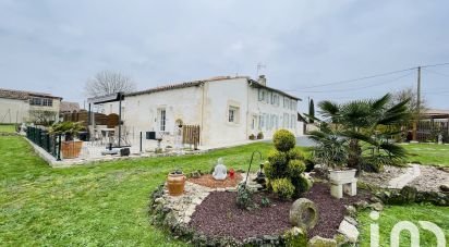 Maison de campagne 9 pièces de 253 m² à Jonzac (17500)