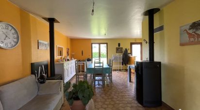 House 5 rooms of 82 m² in Saint-Martial-de-Mirambeau (17150)