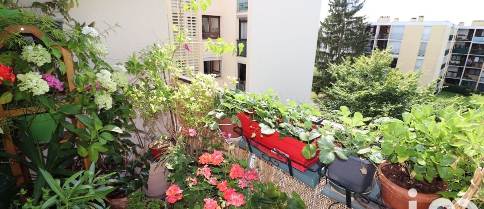 Apartment 4 rooms of 70 m² in Avon (77210)