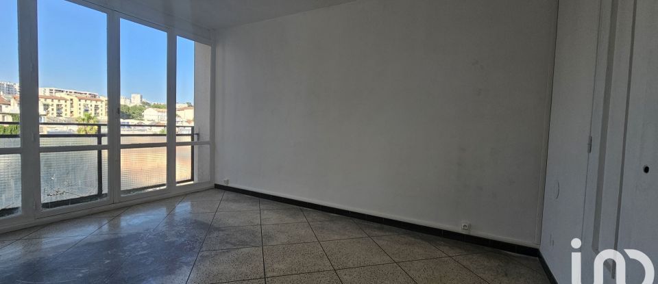 Appartement 4 pièces de 72 m² à Marseille (13003)