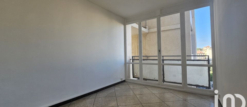 Appartement 4 pièces de 72 m² à Marseille (13003)