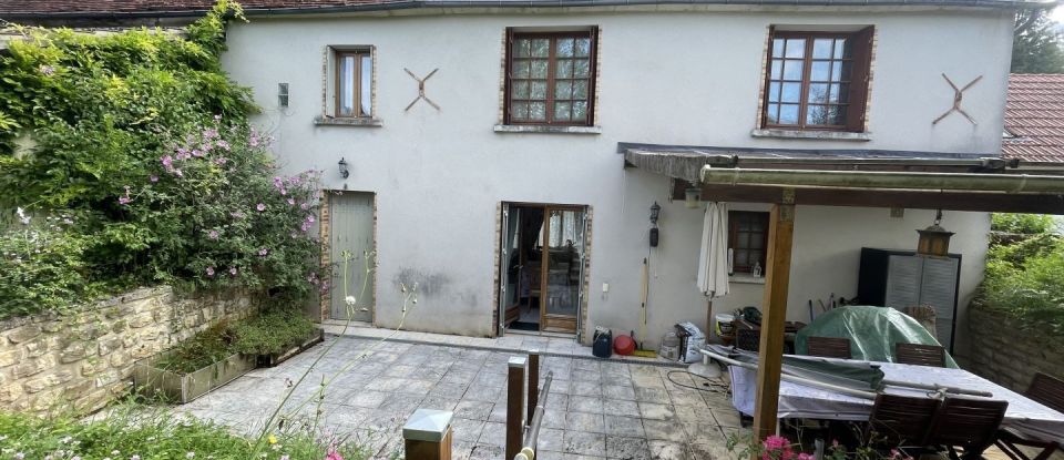 House 6 rooms of 132 m² in Garchy (58150)