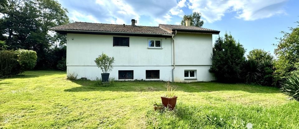 House 5 rooms of 98 m² in Pont-l'Évêque (14130)