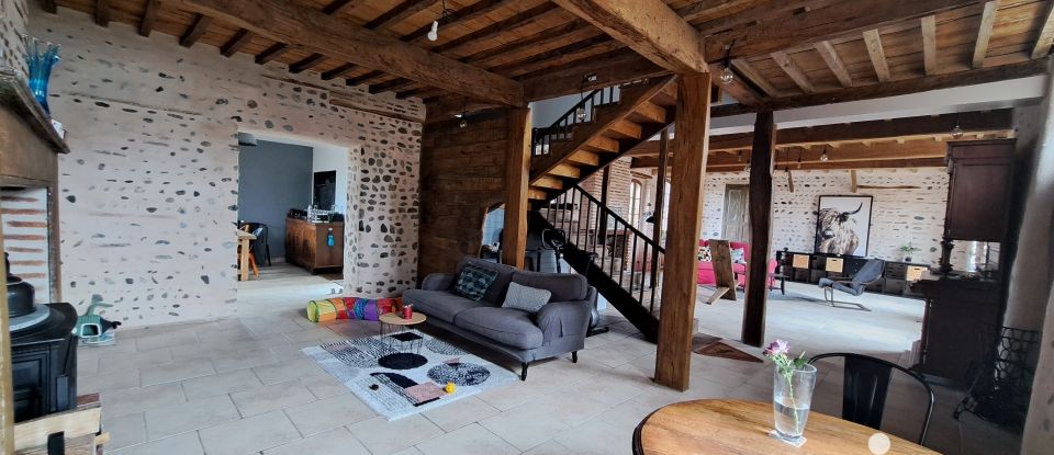 Ferme 7 pièces de 269 m² à Aurensan (65390)