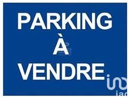 Parking of 8 m² in Châteaubourg (35220)