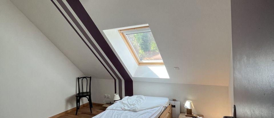 Lodge 18 rooms of 613 m² in La Tour-d'Auvergne (63680)