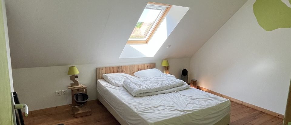 Lodge 18 rooms of 613 m² in La Tour-d'Auvergne (63680)