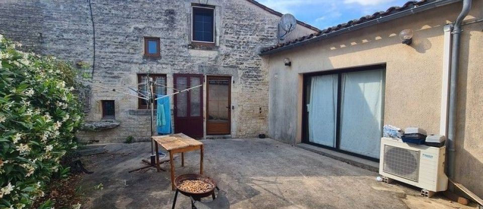 Maison 6 pièces de 159 m² à Brûlain (79230)