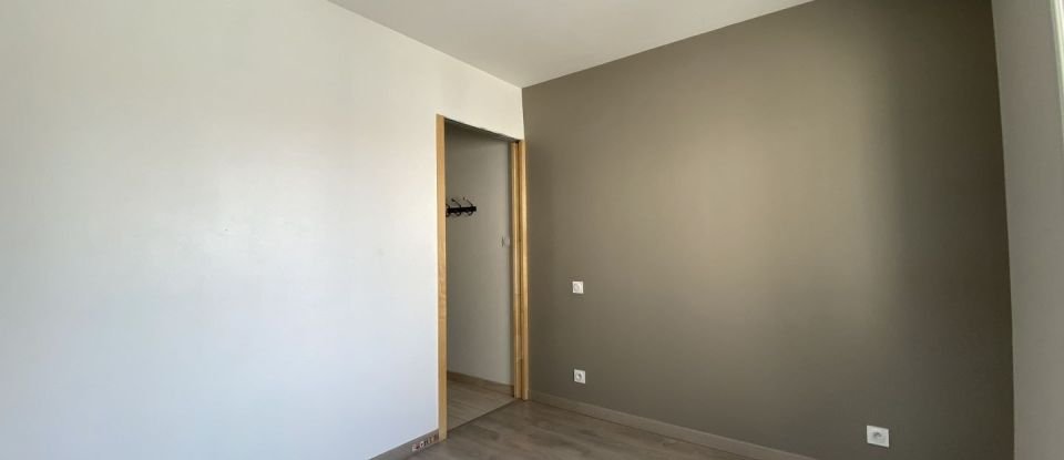 Maison 5 pièces de 92 m² à Chantonnay (85110)