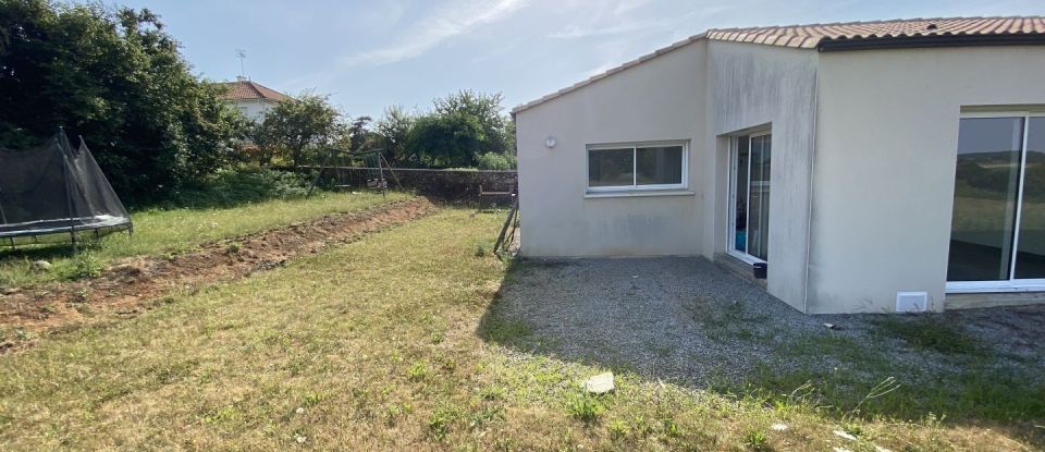 Maison 5 pièces de 92 m² à Chantonnay (85110)