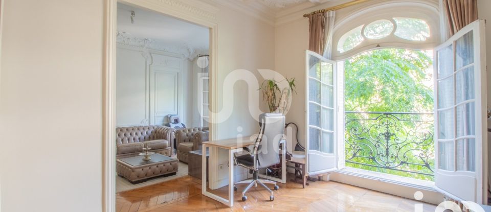 Appartement 5 pièces de 110 m² à Paris (75019)