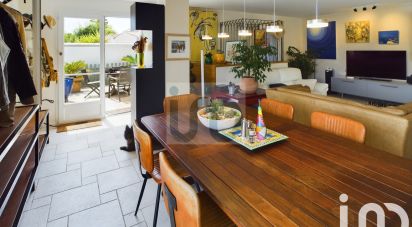 Traditional house 5 rooms of 168 m² in Rivedoux-Plage (17940)