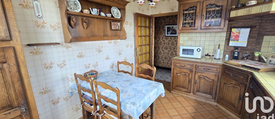 Traditional house 4 rooms of 73 m² in Saint-Jean-de-la-Ruelle (45140)