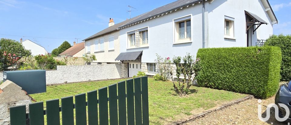 Traditional house 4 rooms of 73 m² in Saint-Jean-de-la-Ruelle (45140)