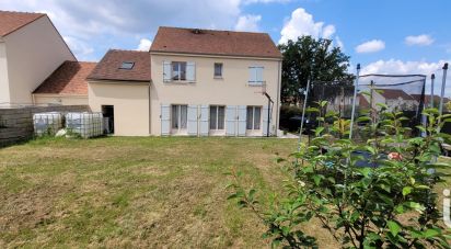 Traditional house 7 rooms of 130 m² in Dammartin-en-Goële (77230)