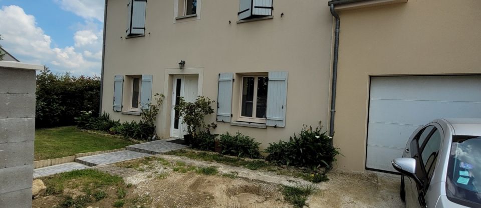 Traditional house 7 rooms of 130 m² in Dammartin-en-Goële (77230)