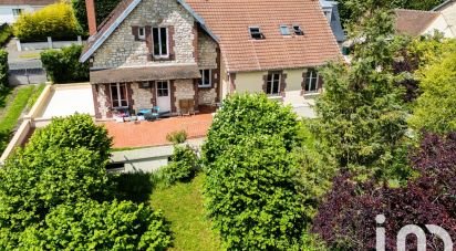 Traditional house 7 rooms of 184 m² in Senlis (60300)