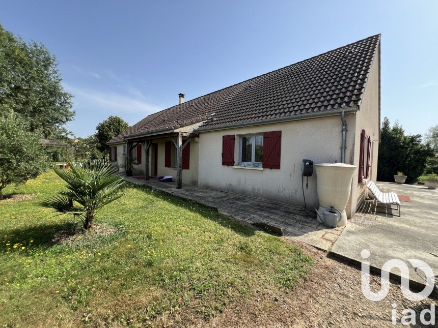 House 6 rooms of 161 m² in Aubigné-Racan (72800)