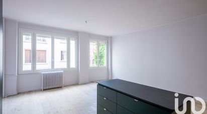 Appartement 3 pièces de 68 m² à Paris (75016)