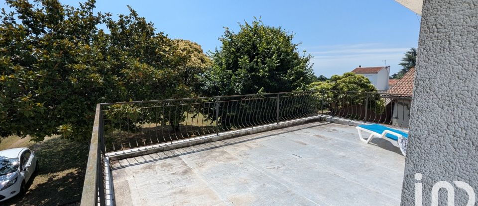 Maison 6 pièces de 158 m² à Montendre (17130)