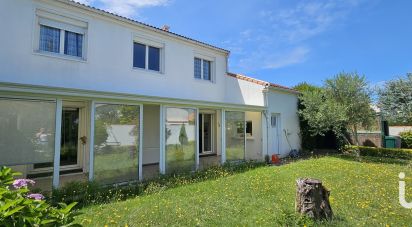 Traditional house 7 rooms of 141 m² in Saint-Sébastien-sur-Loire (44230)