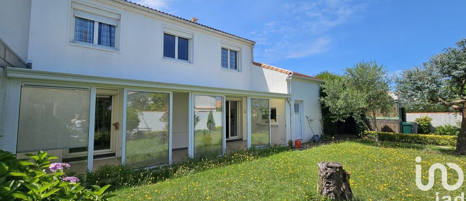 Maison traditionnelle 7 pièces de 141 m² à Saint-Sébastien-sur-Loire (44230)