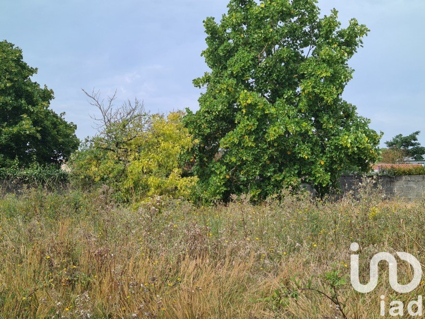 Land of 350 m² in La Jarrie (17220)