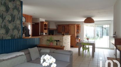 House 6 rooms of 110 m² in La Chapelle-des-Pots (17100)