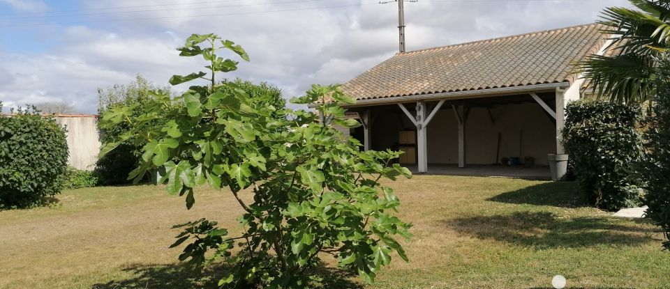 Traditional house 6 rooms of 185 m² in Saint-Christophe (86230)