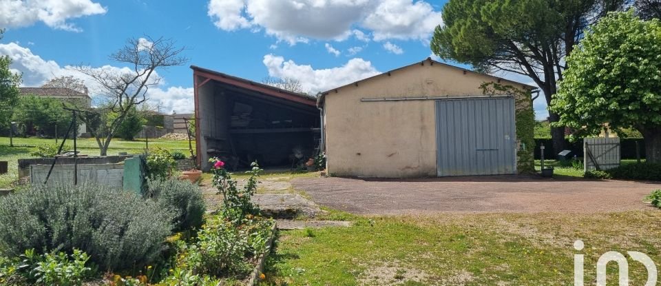 Maison 8 pièces de 143 m² à Rouillac (16170)