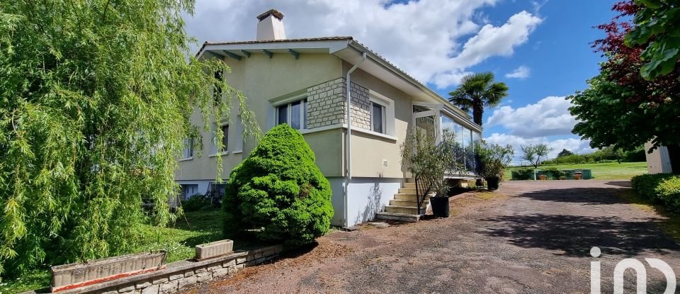 Maison 8 pièces de 143 m² à Rouillac (16170)