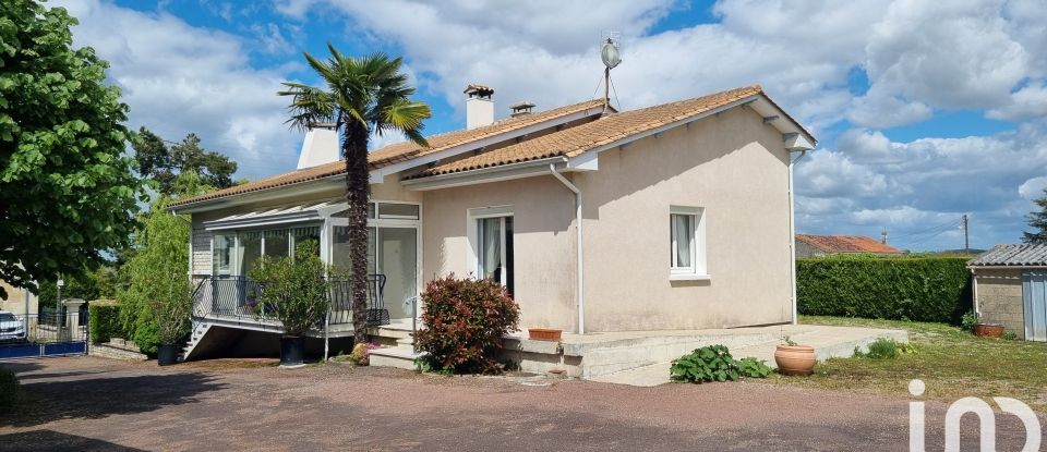 Maison 8 pièces de 143 m² à Rouillac (16170)