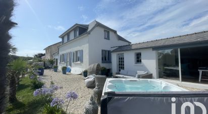 Traditional house 7 rooms of 175 m² in Anneville-sur-Mer (50560)