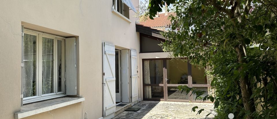 House 5 rooms of 136 m² in Villeneuve-sur-Lot (47300)