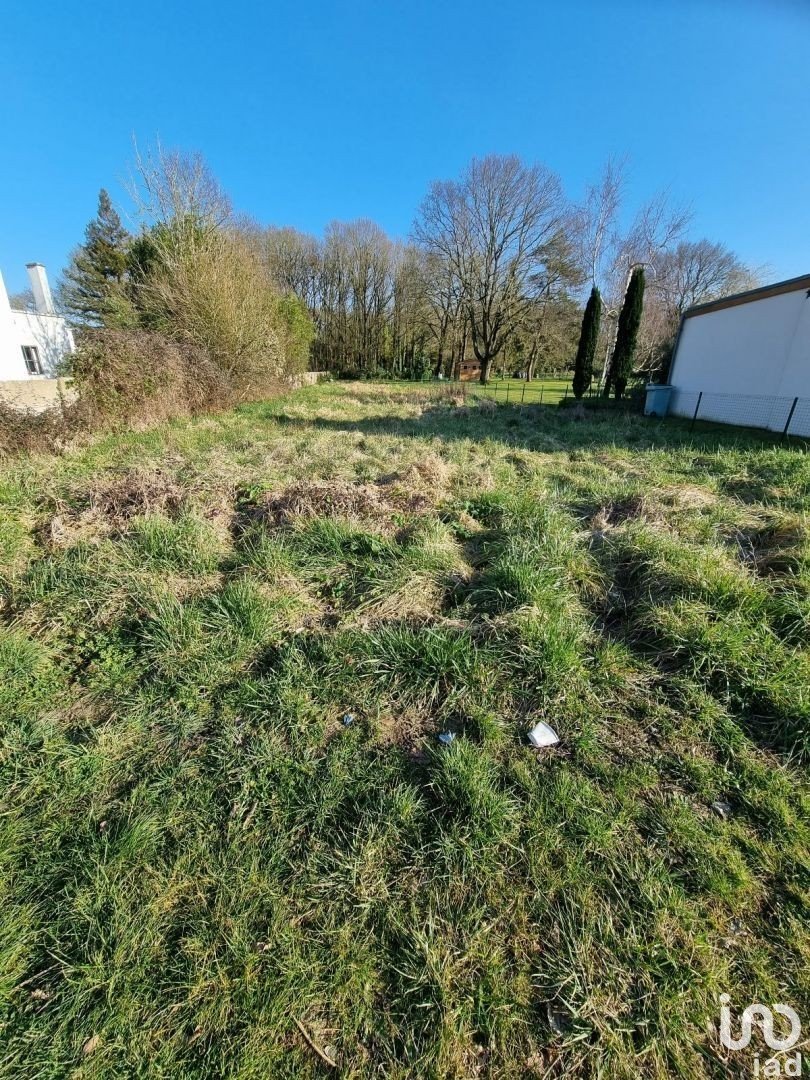 Terrain de 830 m² à La Chapelle-des-Marais (44410)