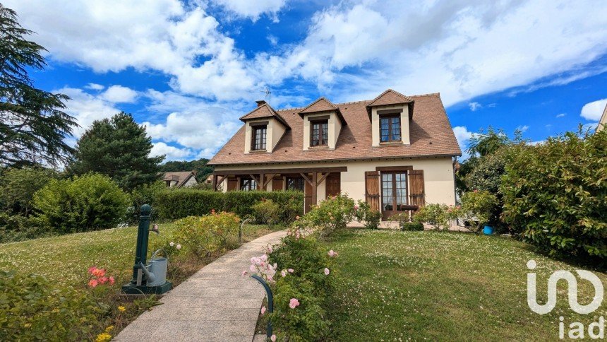 Traditional house 7 rooms of 160 m² in Montlhéry (91310)