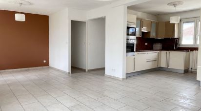 House 4 rooms of 107 m² in Margny-lès-Compiègne (60280)