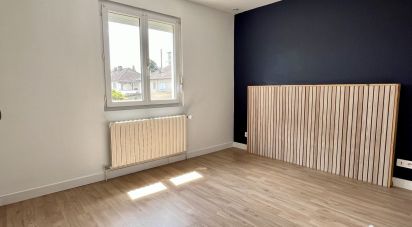 House 4 rooms of 107 m² in Margny-lès-Compiègne (60280)