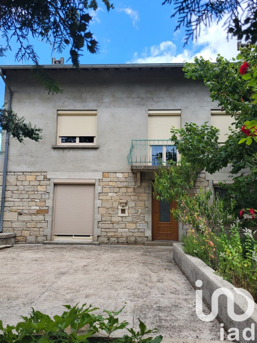 Maison 5 pièces de 130 m² à Serrières-de-Briord (01470)