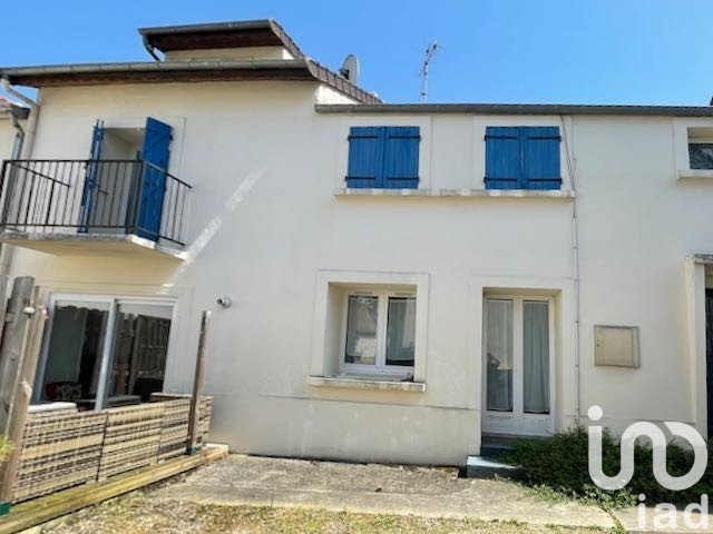 Triplex 5 rooms of 94 m² in Morainvilliers (78630)