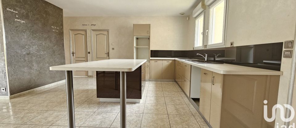 Maison 4 pièces de 157 m² à Monnaie (37380)