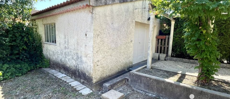 Traditional house 5 rooms of 135 m² in Bollène (84500)